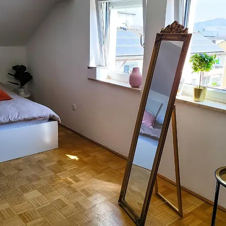 Dg L- Helle 40m2 2-zimmer Naehe Salzburg Apartman *